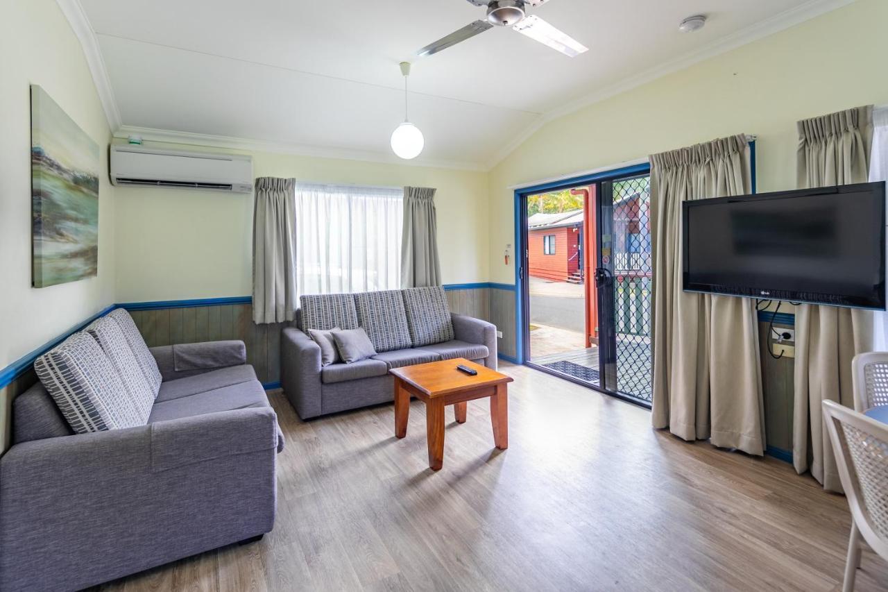 Ingenia Holidays Cairns Coconut Exterior foto Living area of a two-bedroom villa